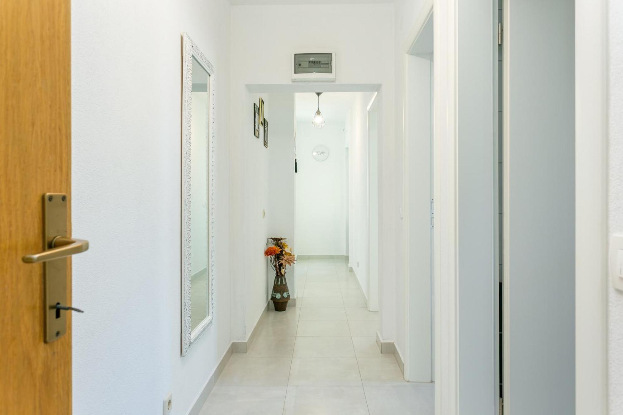 Apartments With A Parking Space Podstrana, Split - 17586 外观 照片